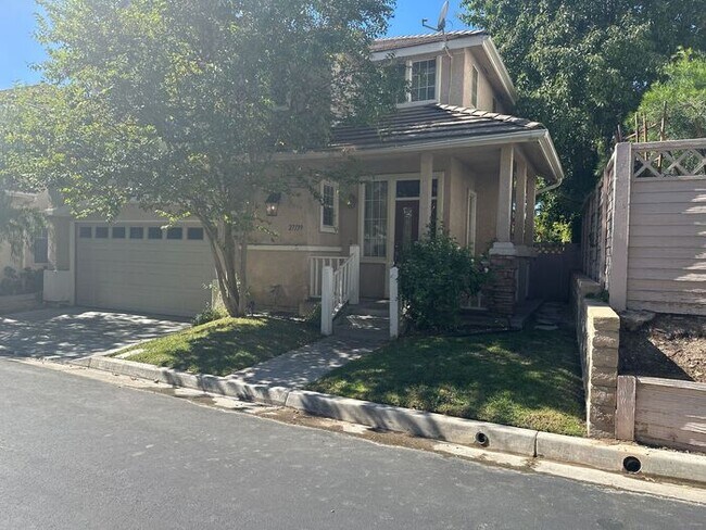 Building Photo - 3 bedroom/2.5 Bath Northbridge Home