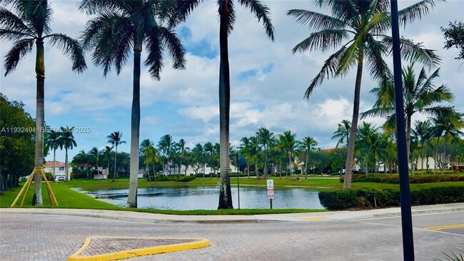 Building Photo - 1094 Redwood St