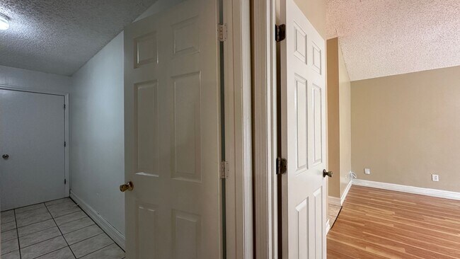 Building Photo - 487 Carrigan Ave