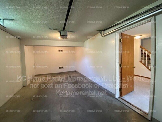 Building Photo - 8002 NW 79th Pl