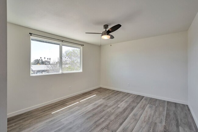 Building Photo - Huge 2 Story Home in Prime ASU neighborhood