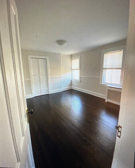 Building Photo - 289 S Pine Creek Rd