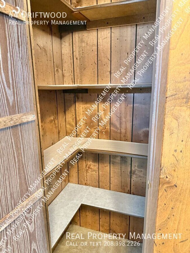 Building Photo - 44 Driftwood-