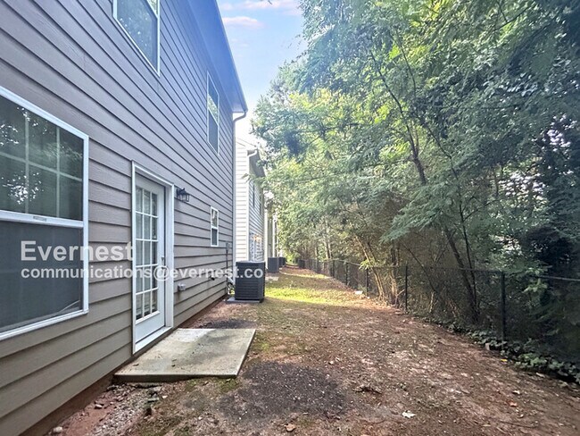 Building Photo - 3 Bed/2.5 Bath Home with Garage / Pet-Friendly / Coming Soon!