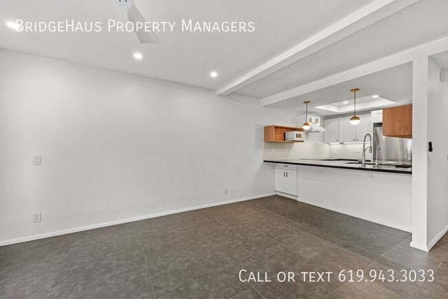 Building Photo - 8360 Via Sonoma