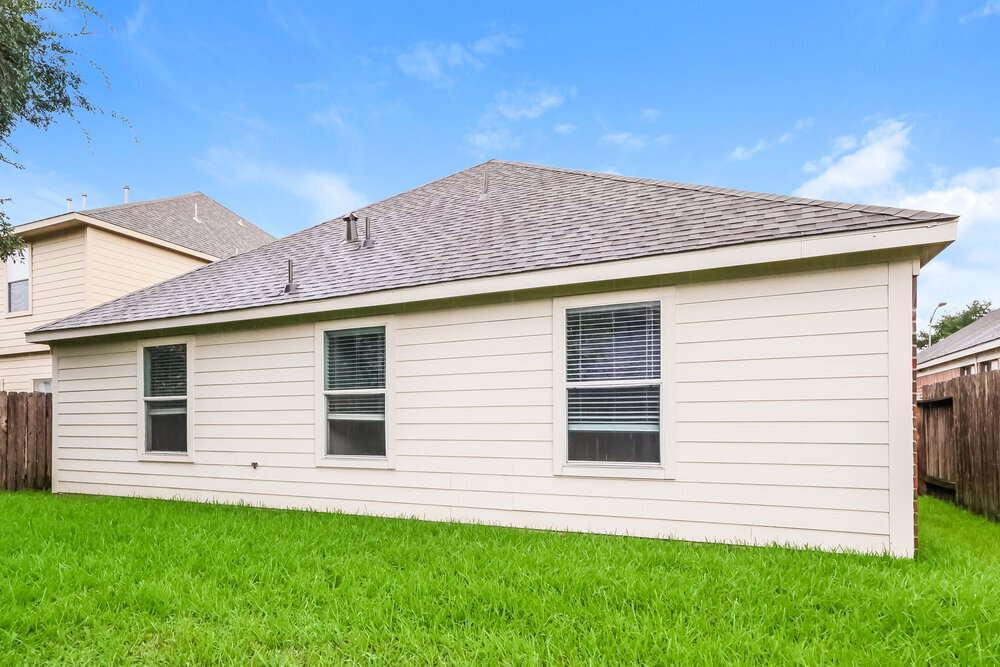 Building Photo - 18407 Knob Hill Lake Ln