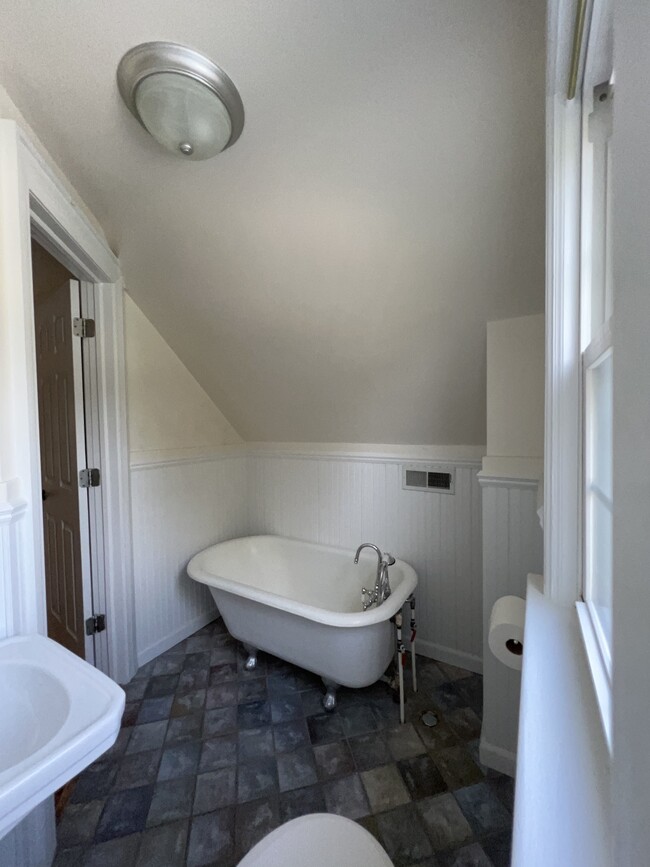 Full bathroom upstairs - 430 S Webik Ave