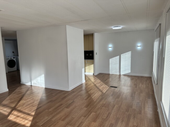 Building Photo - 44826 Orpington Ave