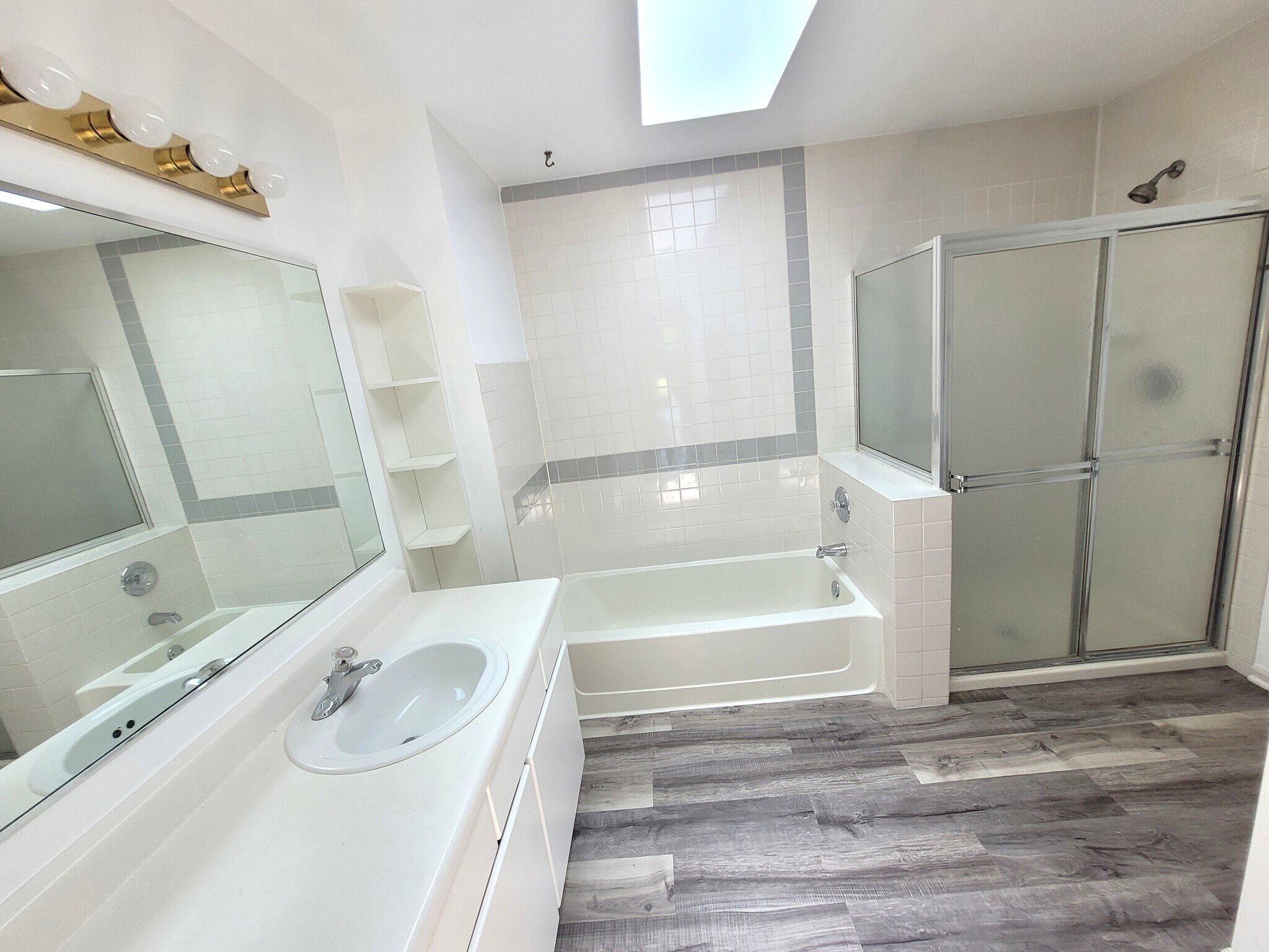 Building Photo - 321 Sheffield Dr