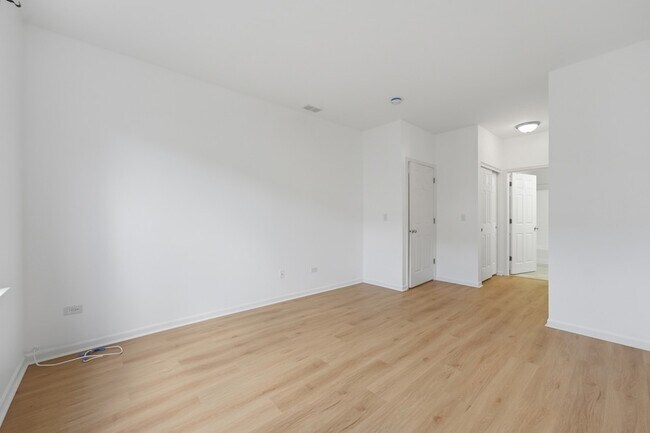 Building Photo - 3133 Falling Waters Ln