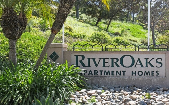 Building Photo - Downstairs End Unit 2 Bedroom Condo in Oceanside!