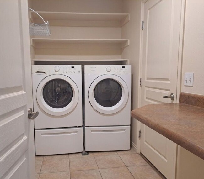 Building Photo - Snow Canyon Single Family