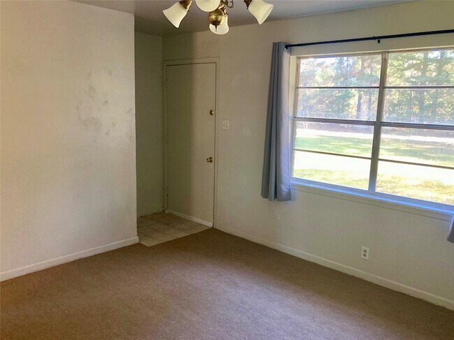 Building Photo - 143B Moffett Springs Rd