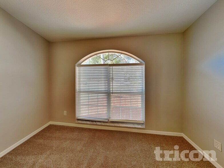 Building Photo - 11119 Bramblebrush St