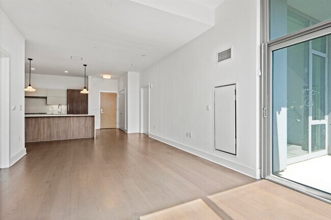 Building Photo - 9 Ave at Port Imperial