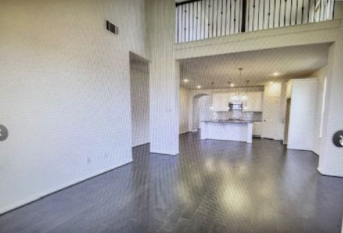Building Photo - 18122 Glenlyon Dr