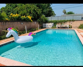 Building Photo - 6271 Saloma Ave