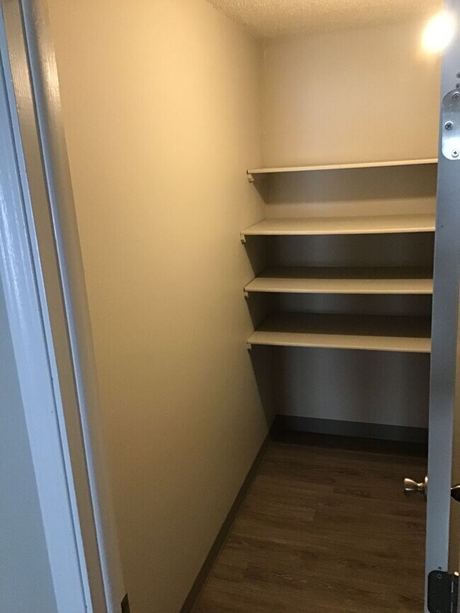 Building Photo - 2 Bedroom in Downtown Omaha