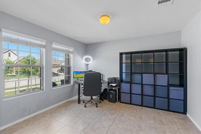 Building Photo - 1104 Hillrose Dr