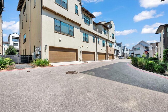 Building Photo - 4310 Authentic Dr