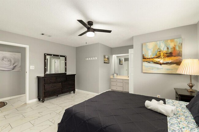 Building Photo - 14110 Eventide Dr