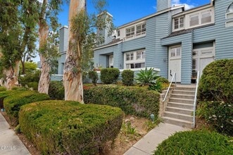 Building Photo - 2 Bedroom + 2.5 Bathroom Townhome + Loft! | Weston Cape Regatta | Ventura | Unfurnished
