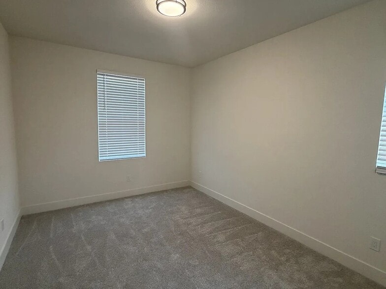 Building Photo - 4404 Redstart Ln
