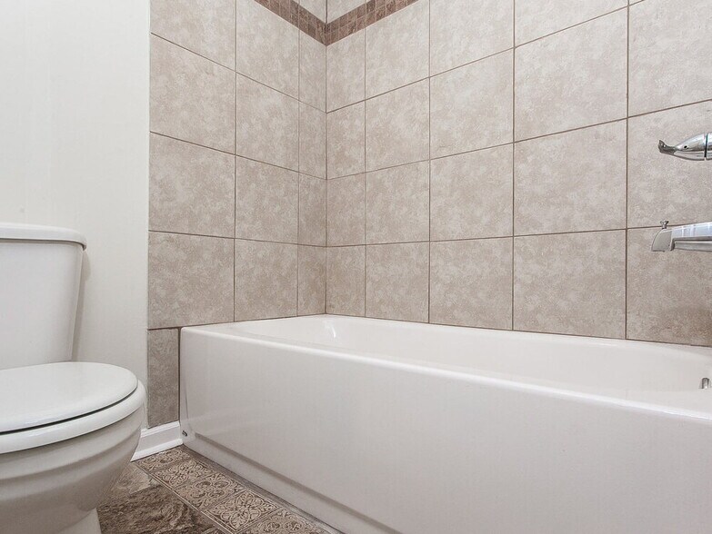 Building Photo - 6883 Showboat Ln