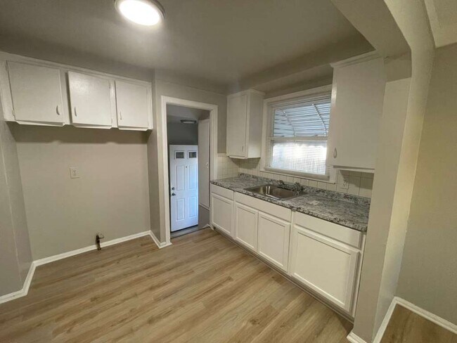 Building Photo - 20415 Goddard St