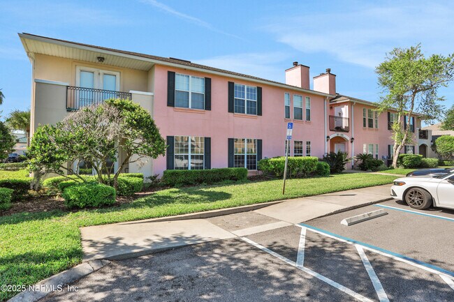 Building Photo - 228 Jardin De Mer Pl