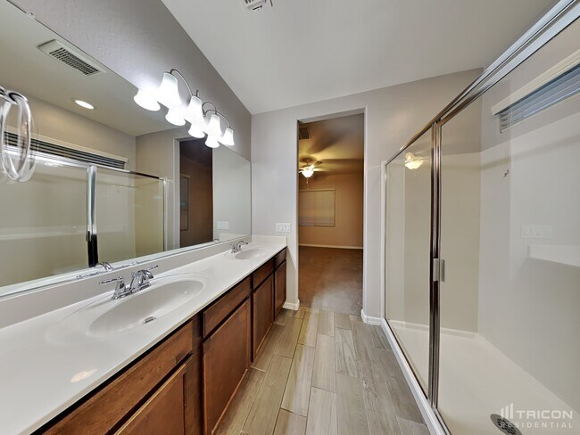 Building Photo - 4891 E Velasco St