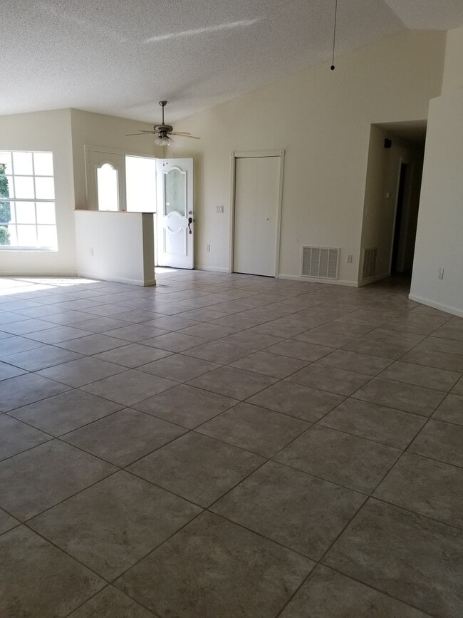 Building Photo - 7247 River Country Dr