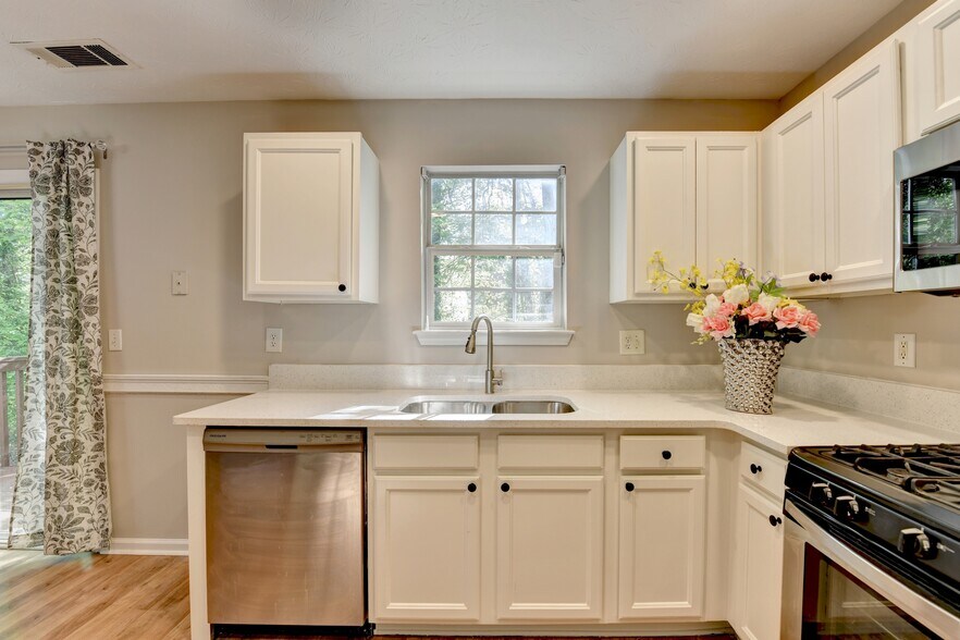 Building Photo - 240 Springbottom Ct