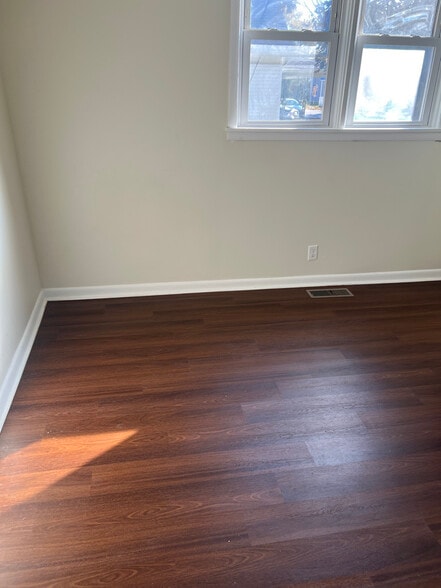 Primary Photo - 724 Powell St