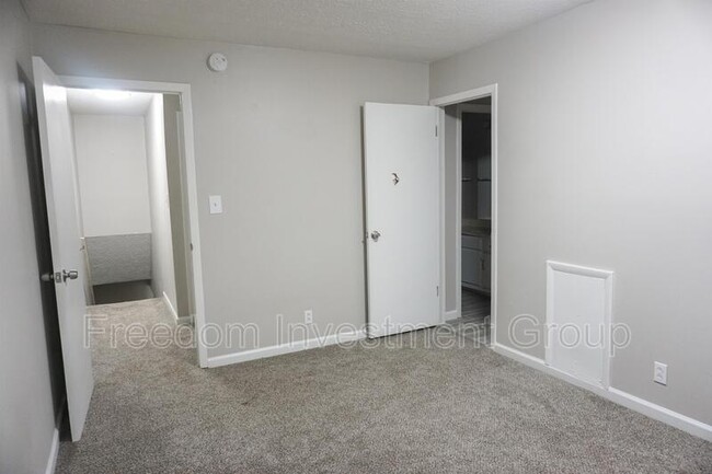 Building Photo - 9124 Cedarpark Ln NW