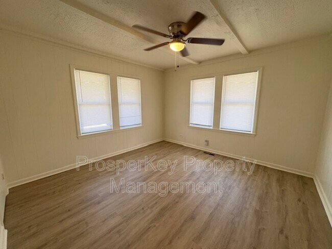 Building Photo - 5244 Winburn Ave