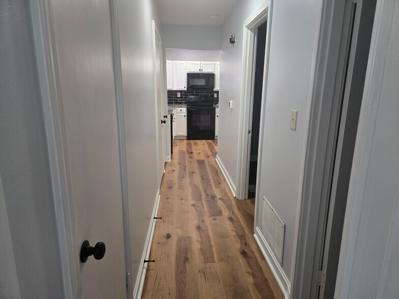 Building Photo - 1536 Arling Ave