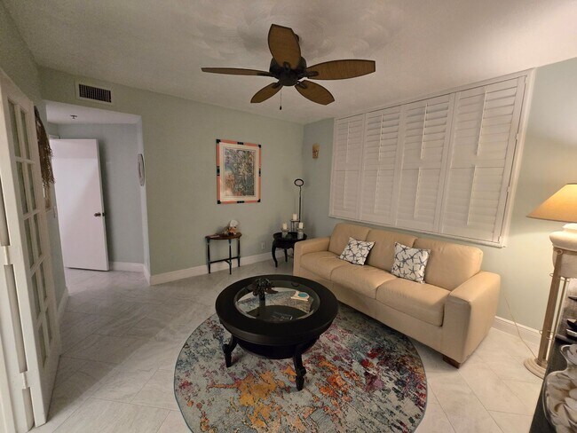 Building Photo - Paradise Found! 13th Floor Condo 3/2