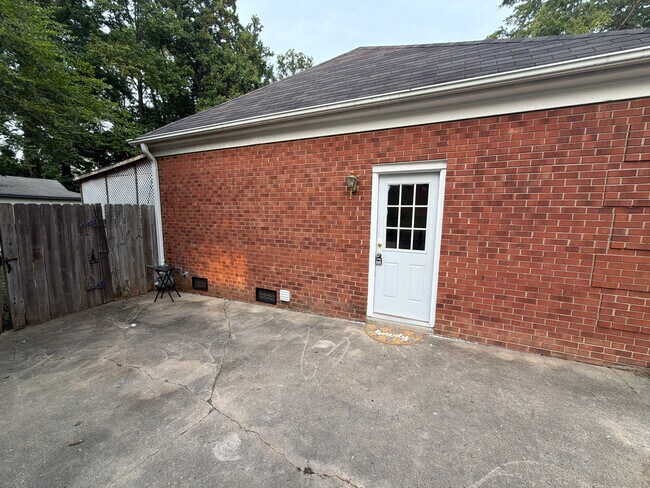 Building Photo - Room in Single Family Home on Westfield St