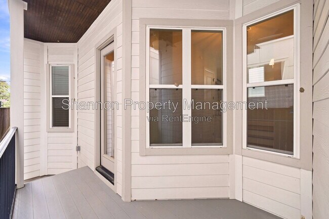 Building Photo - 1204 W 16th St