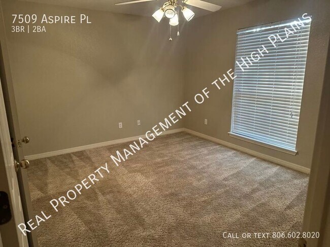 Building Photo - West Plains Feeder Must See!!