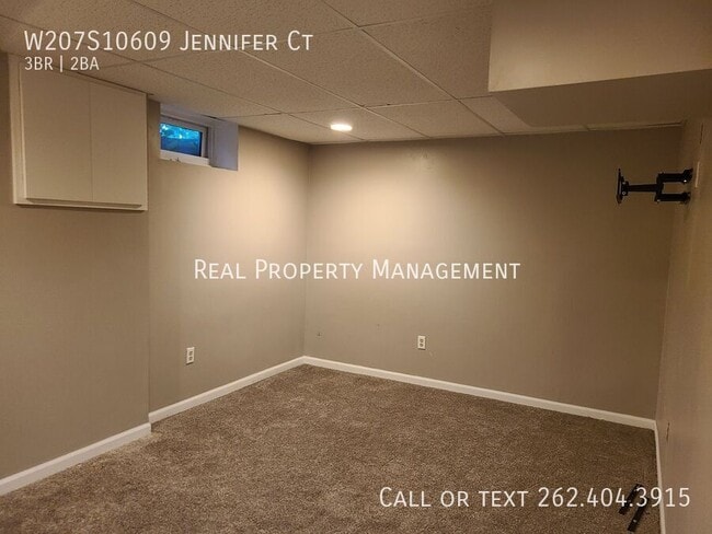 Building Photo - W207S10609 Jennifer Ct