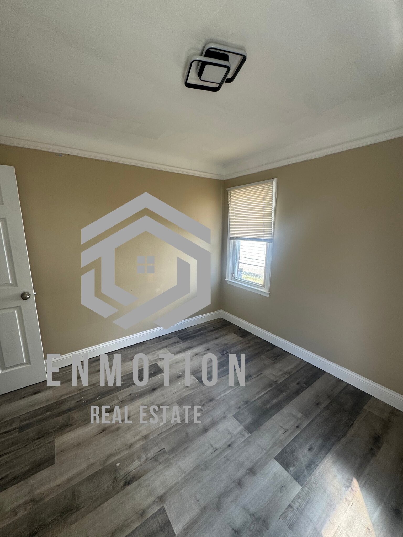 Building Photo - 18948 Winthrop St