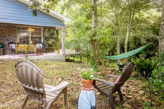 Building Photo - Downtown OS - Golf Cart District (Furnished!)