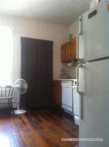 Building Photo - 254 Windsor St