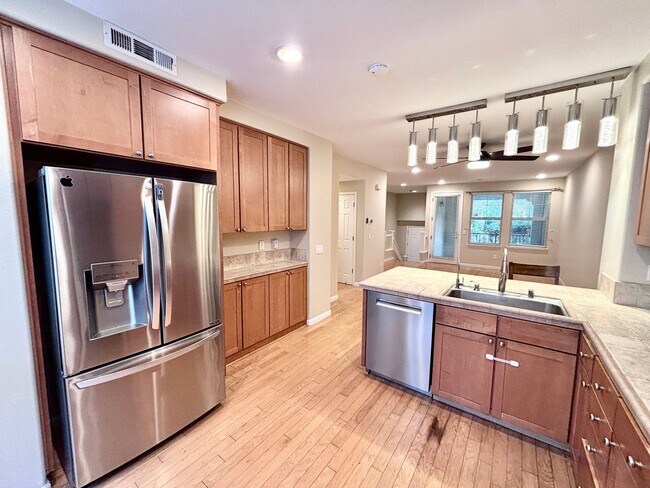 Building Photo - SAN JOSE-beautiful  townhome with tandem two car garage, newer construction