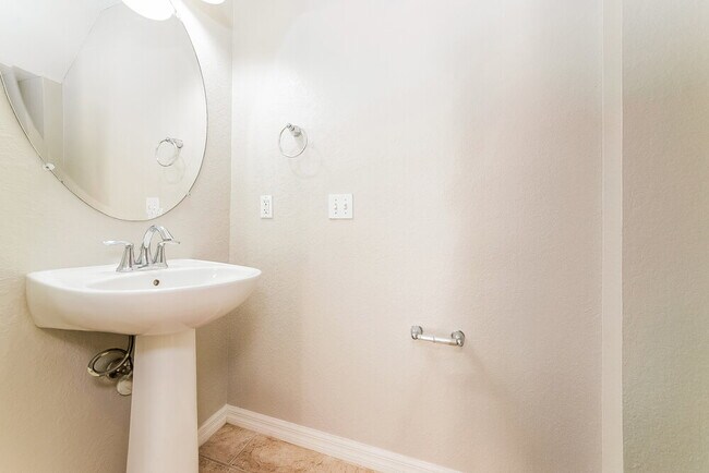 Building Photo - 7110 Chatum Light Run