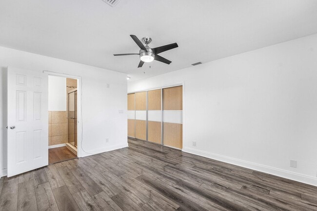 Building Photo - 500 NE 48th St