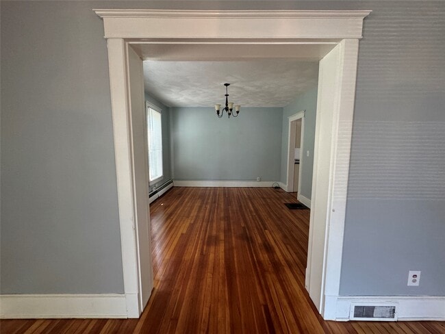 Building Photo - 325 Riverside Dr