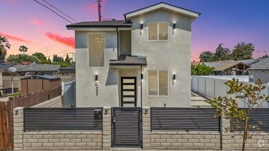 Building Photo - 12003 Cantara St